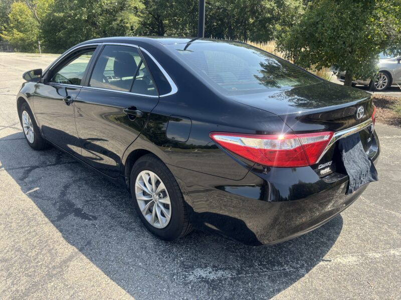 2017 Toyota Camry LE